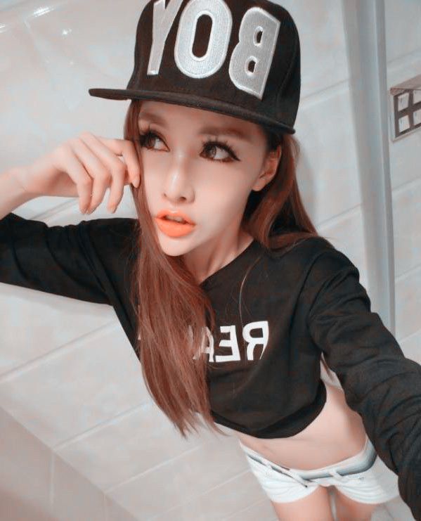 非主流气质qq女生皮肤大图 我很怀念那个我