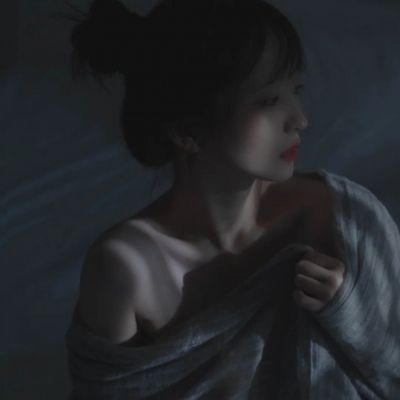 2021年超有意境的头像 让你痛到心碎却假装万事顺遂