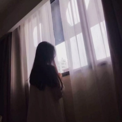 微信情侣头像 一男一女背影 一见心动 二见钟情