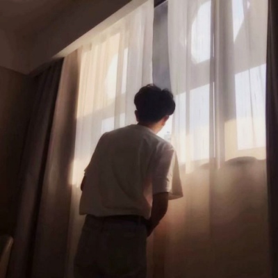 微信情侣头像 一男一女背影 一见心动 二见钟情