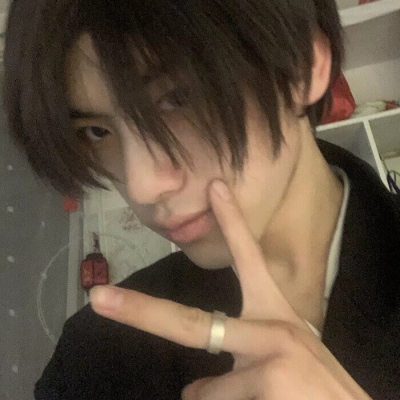 复古文艺帅气男生头像 平淡生活也能发光
