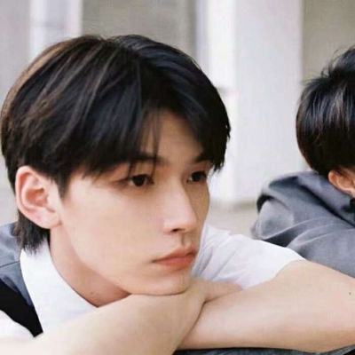 复古文艺帅气男生头像 平淡生活也能发光