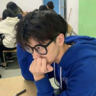 复古文艺帅气男生头像 平淡生活也能发光