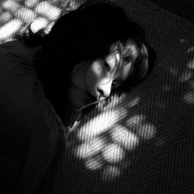 黑白女生头像 岁月静好 我们都曾被时光温柔以待