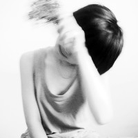欧美范黑白女生头像 沉默不是错 诠释内心之美。