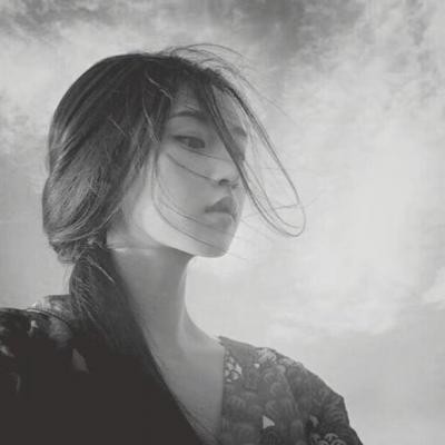 颓废黑白头像 不开心时更显憔悴