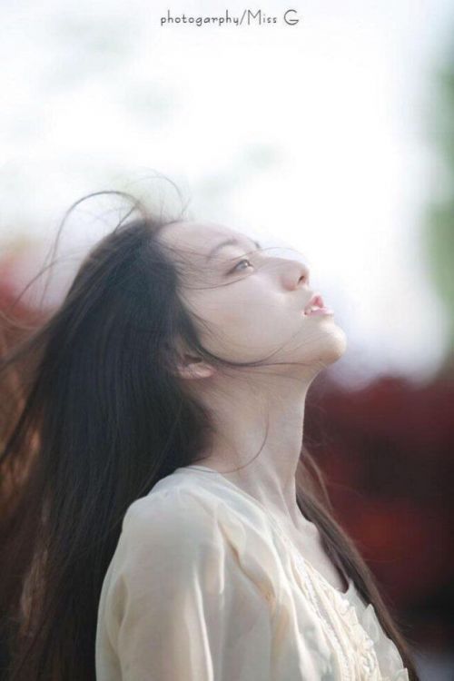 清新氧气美女背景皮肤 展现纯真无暇之美