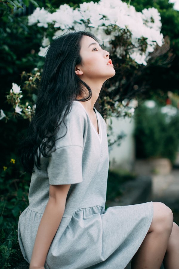 清新氧气美女背景皮肤 展现纯真无暇之美