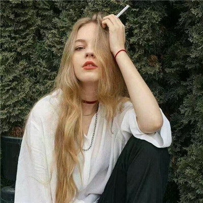 霸气女生吸烟头像 烟熏妆容 炫酷个性 快手专属