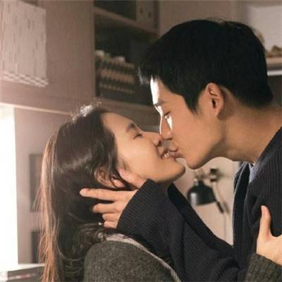 生活不易 唯美亲吻图助你度过难关