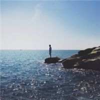 旅游男生帅气全身背景图 探索世界之旅的背影风采