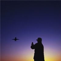 旅游男生帅气全身背景图 探索世界之旅的背影风采