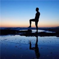 旅游男生帅气全身背景图 探索世界之旅的背影风采