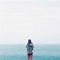 旅游男生帅气全身背景图 探索世界之旅的背影风采