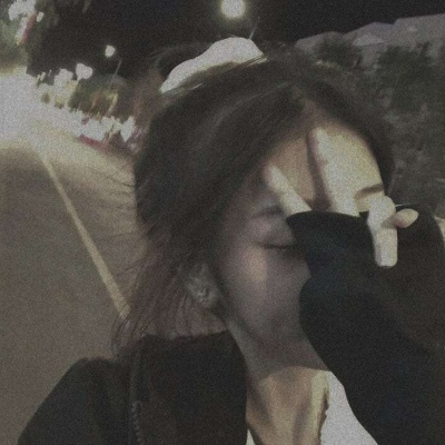 伤感黑暗系女生头像 热爱无余 人生如戏
