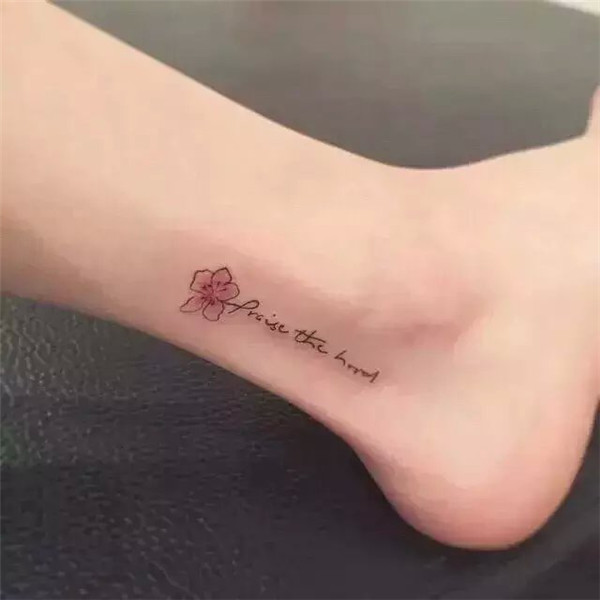 女生脚踝小清新纹身图片 时间会治愈一切 我坚信。