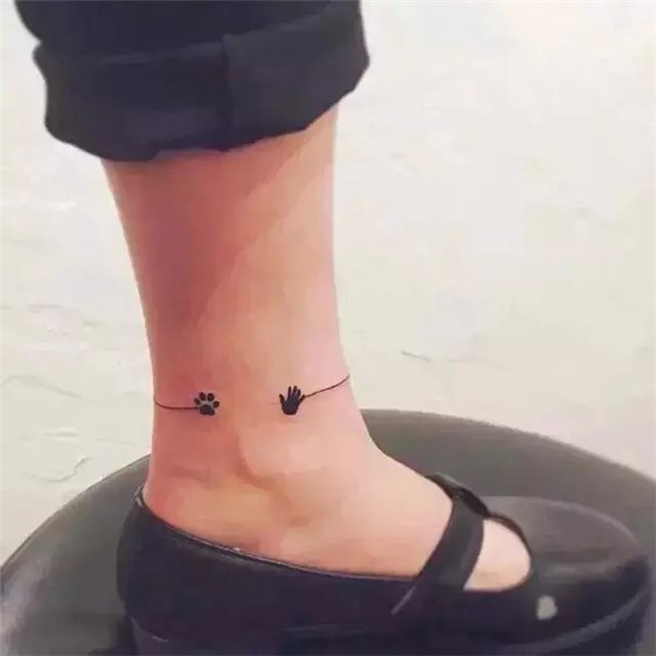 女生脚踝小清新纹身图片 时间会治愈一切 我坚信。