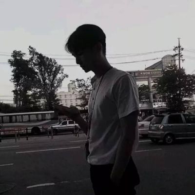 爱自己 做自己——qq男生黑白头像帅气冷酷侧面