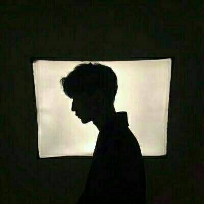 爱自己 做自己——qq男生黑白头像帅气冷酷侧面