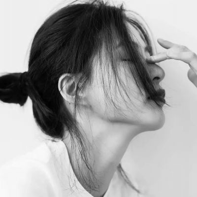 高冷女生头像精选 洒脱黑白侧面QQ群图片