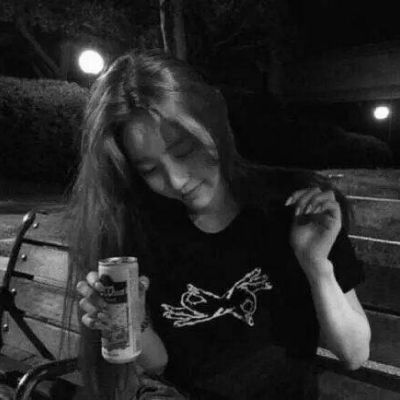 高冷女生头像精选 洒脱黑白侧面QQ群图片