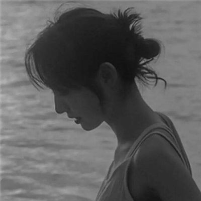 高冷女生头像精选 洒脱黑白侧面QQ群图片