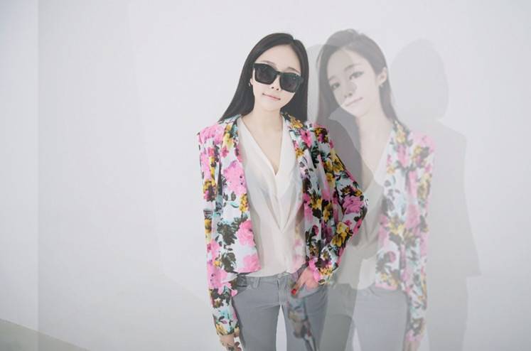 非主流女生皮肤素材大图 爱情如流沙 美丽却易逝