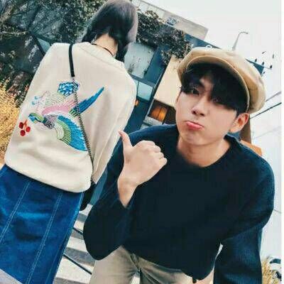 2018最潮情侣头像 两人同行 一男一女