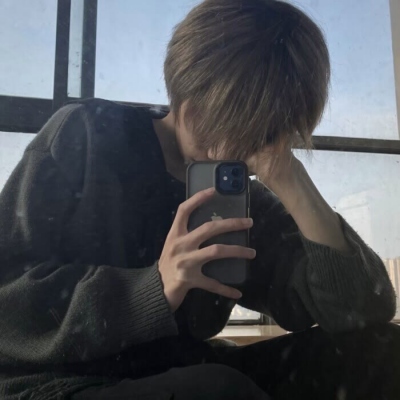 黑酷男生头像 不回首 重逢在前方