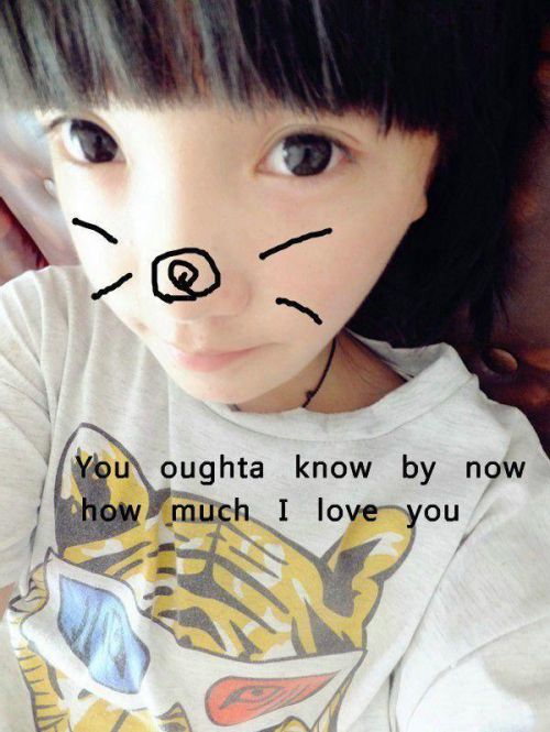 女生伤感离别带字QQ皮肤 你送她回家却忘了我也怕黑