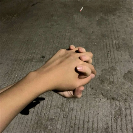 七夕情侣牵手美图 浪漫牵手 甜蜜满溢