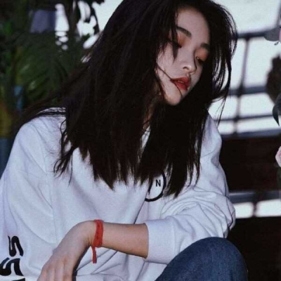 2021女生头像 不轻易说谎 不懂珍惜的人不值得被爱。