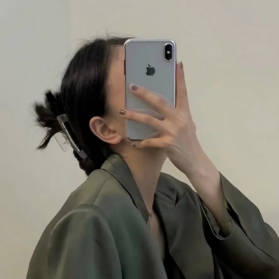 2021酷炫女生挡脸头像 黑夜过后迎接新的一天