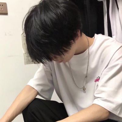 很有魅力的男生头像 酷炫又独特 让你成为众人的焦点。