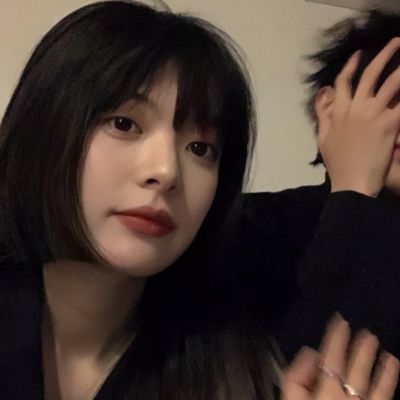 情侣头像真人一人一半 颜值超高 却不受珍惜 委屈不断