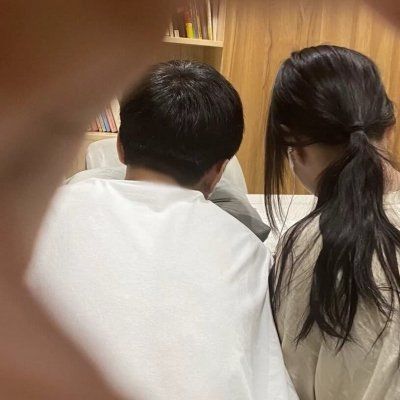 情侣头像真人一人一半 颜值超高 却不受珍惜 委屈不断