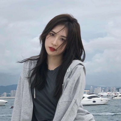 "寻找冷艳妩媚头像 若即若离的美女在人海中"