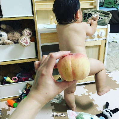 萌娃蜜桃臀图片走红 蜜桃臀成晒娃新技能