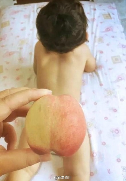 萌娃蜜桃臀图片走红 蜜桃臀成晒娃新技能