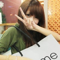 2011唯美漂亮女生QQ头像 紧握的记忆里都是痛苦